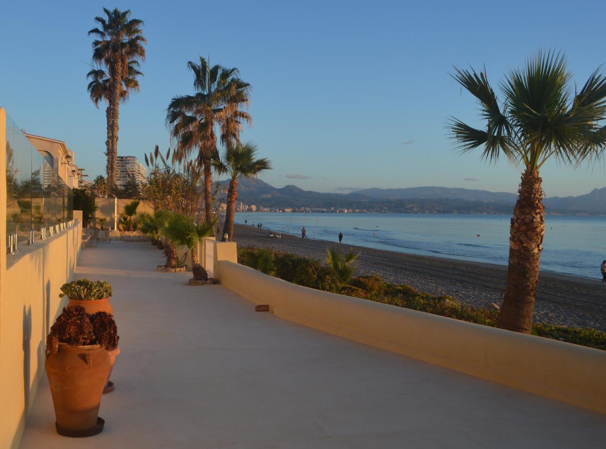 Excepcional Apartamento Loft A Pie De Playa En Chalet Roquetes Alicante Kültér fotó